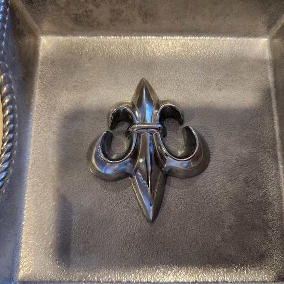 LENOX EveryDay Soiree Napkin Box Fleur de Lis w/ Weight Original Box & Paperwork - Picture 4 of 15